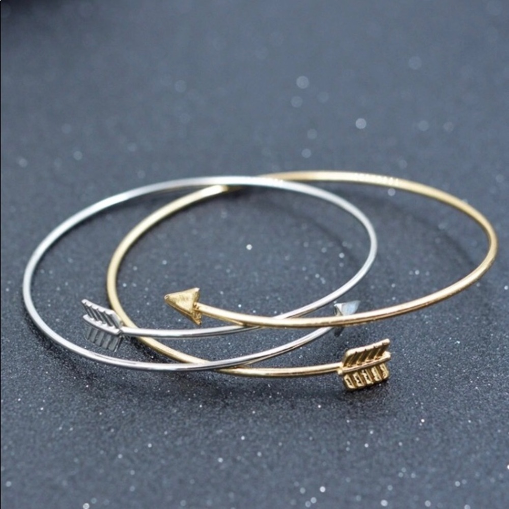 Boutique Gold Arrow Bangle - Brand New
